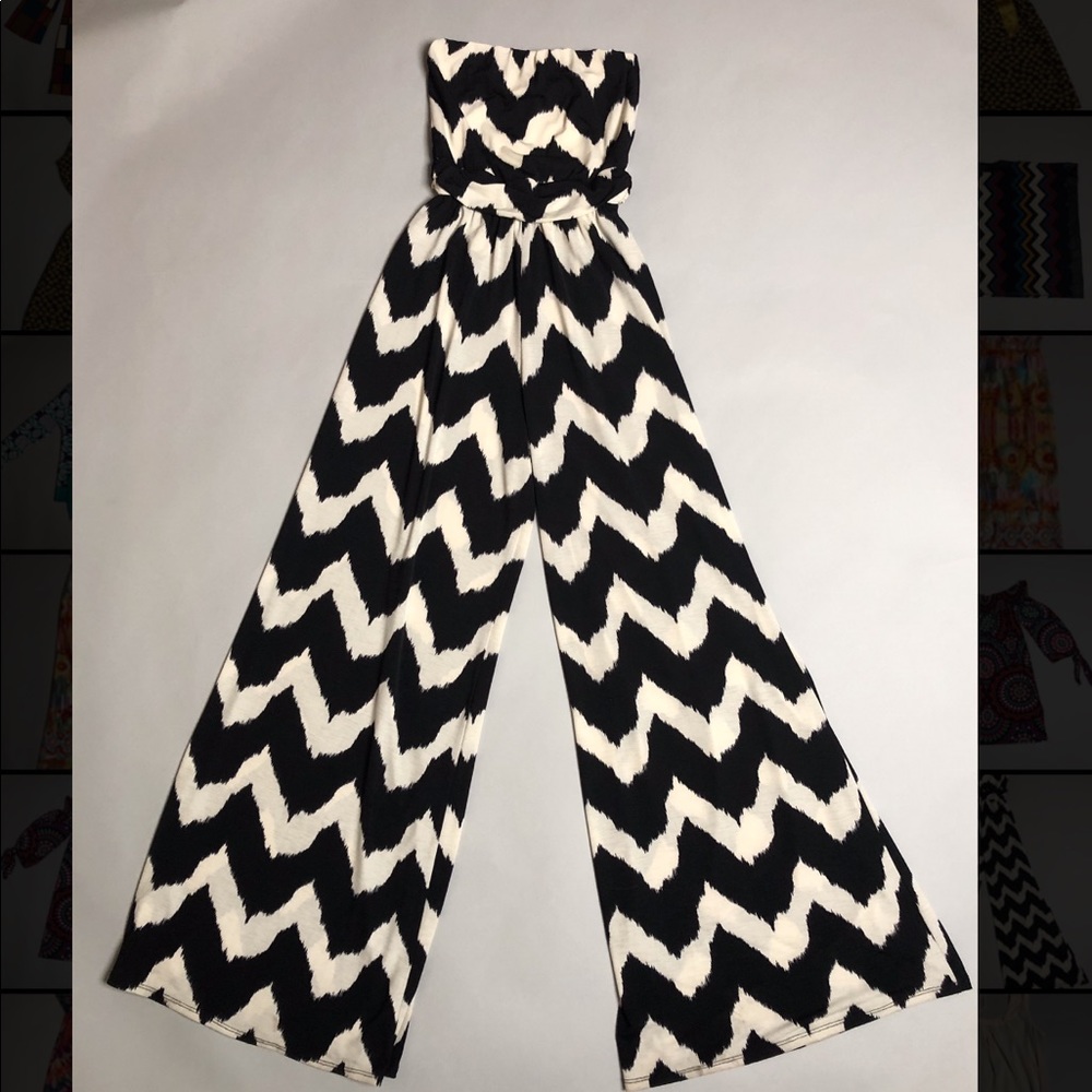 Yahada brand strapless chevron print jumpsuit in size S